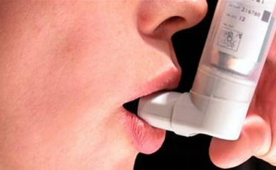 Bệnh hen là căn bệnh đã ảnh hưởng đến rất nhiều người dân ở mọi độ tuổi trên toàn thế giới. Tuy nhiên, căn bệnh này lại rất dễ bị “hiểu nhầm” khiến cho việc dùng thuốc và hiệu quả điều trị chưa cao. Dưới đây là 10 điều bạn cần phải biết về căn bệnh này.